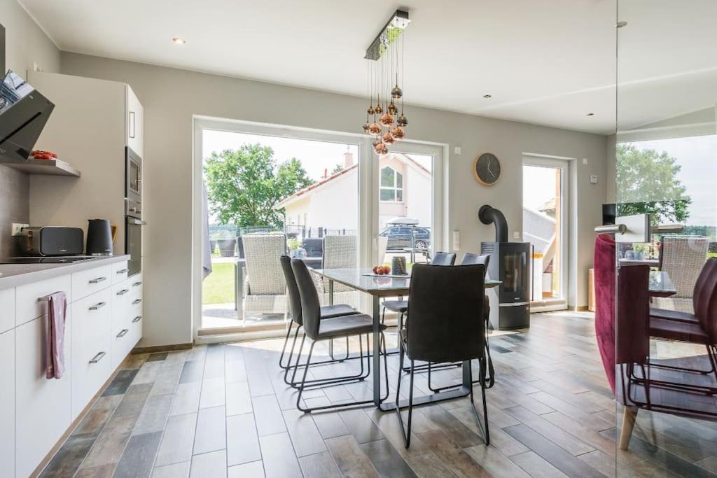 5 Sterne-Ferienhaus Eisvogel Am See Mit Sauna Und Kamin Krakow am See Exteriör bild