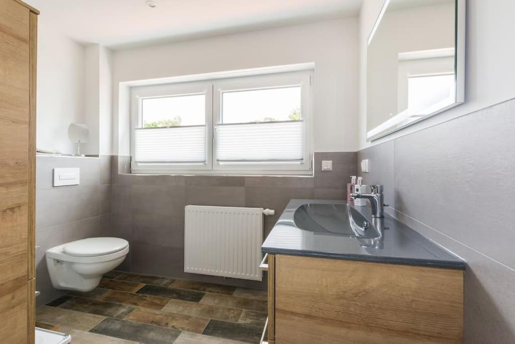 5 Sterne-Ferienhaus Eisvogel Am See Mit Sauna Und Kamin Krakow am See Exteriör bild